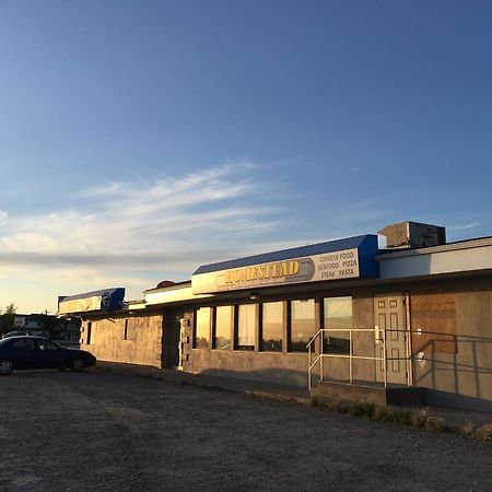 Wakiki Motel & Lounge Meadow Lake Exterior foto