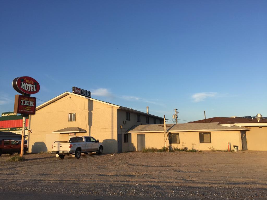 Wakiki Motel & Lounge Meadow Lake Exterior foto